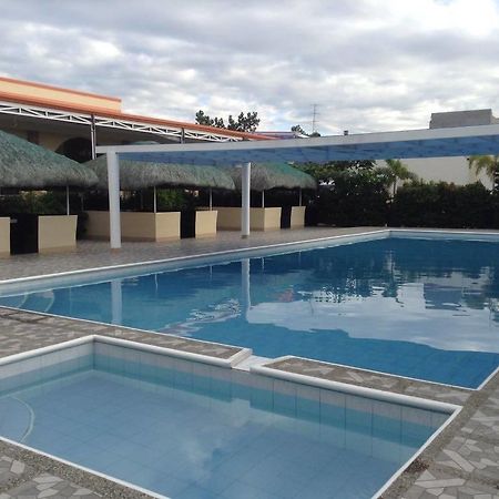 Ukl Ever Resort Hotel Laoag Dış mekan fotoğraf