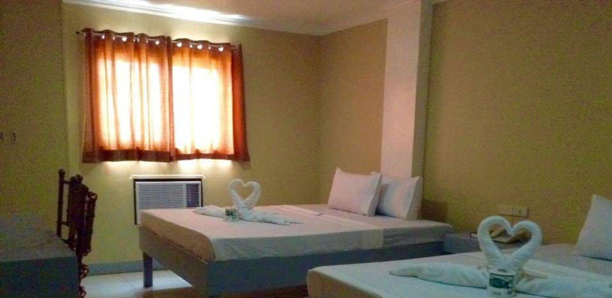 Ukl Ever Resort Hotel Laoag Dış mekan fotoğraf