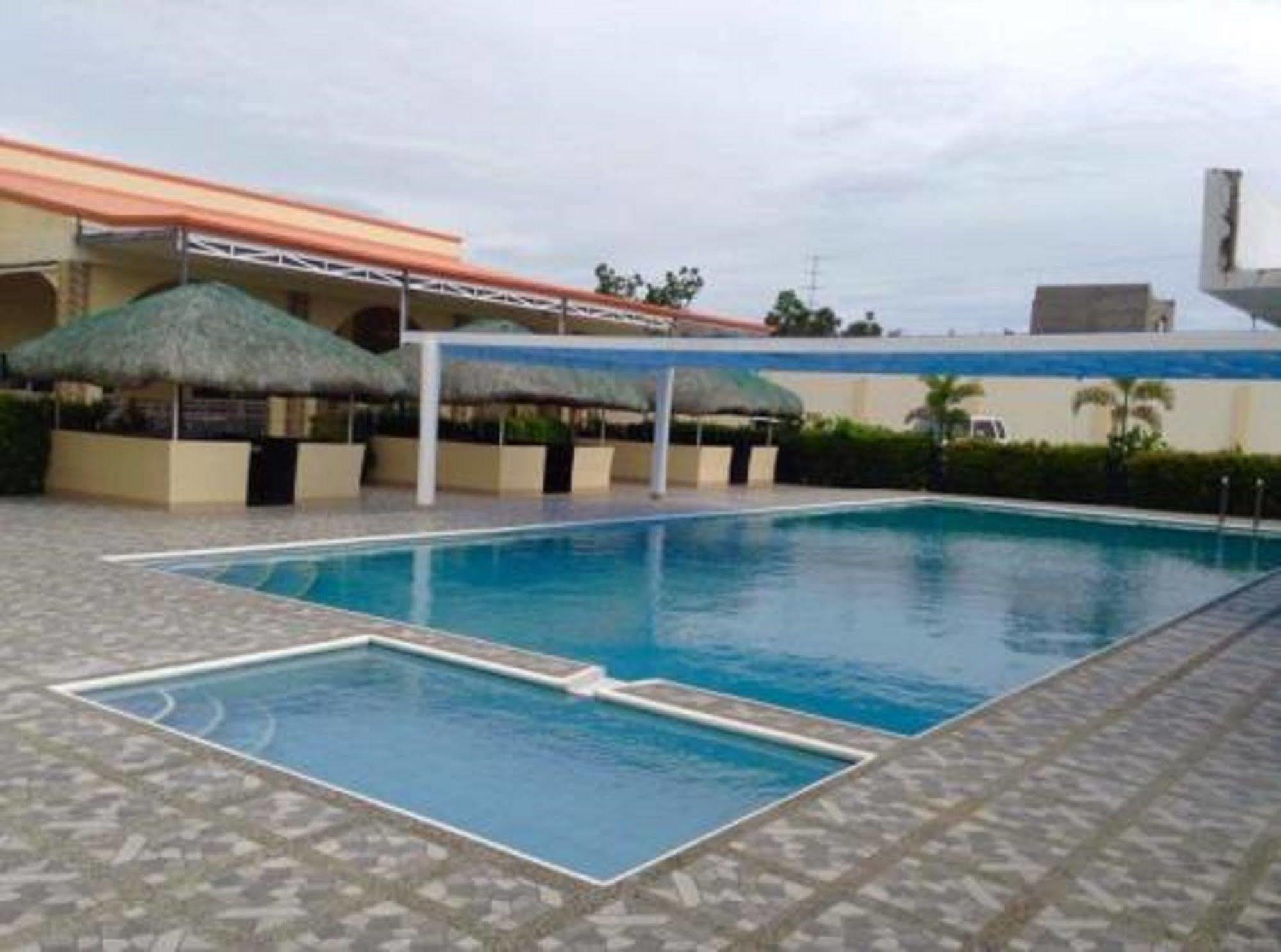 Ukl Ever Resort Hotel Laoag Dış mekan fotoğraf